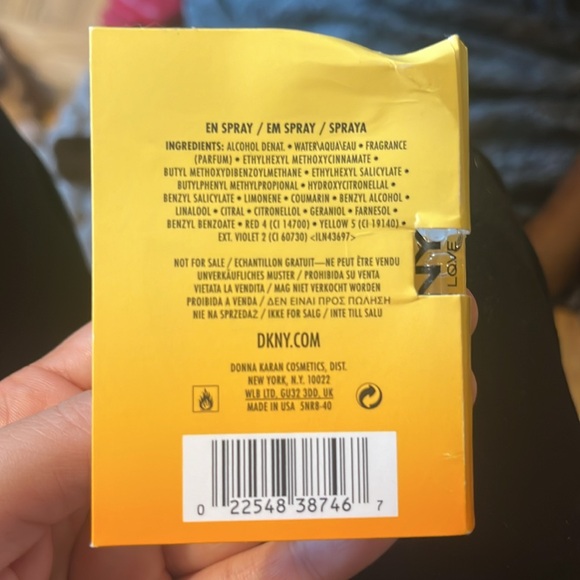 Luxury Eau de Parfum sampler pack - Tory Birch, Prada, DKNY, and Altas - Picture 5 of 6